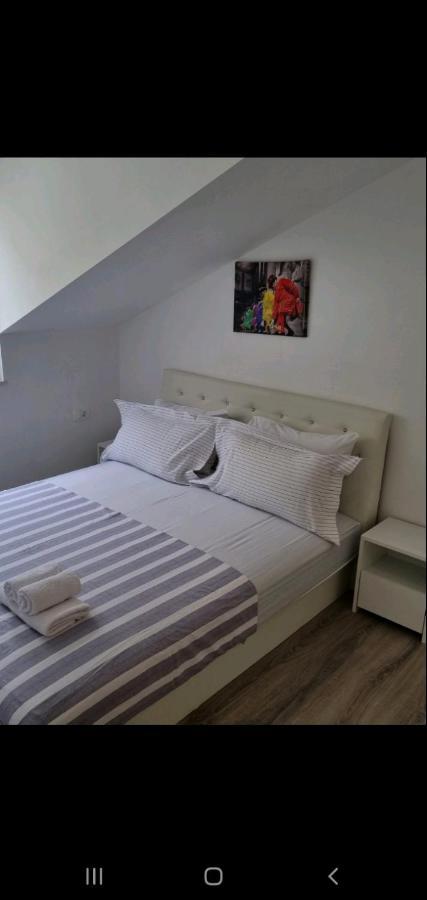 Apartmani Tolj Makarska Esterno foto