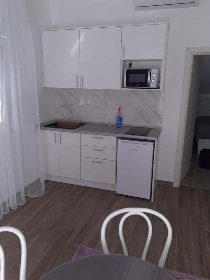 Apartmani Tolj Makarska Esterno foto