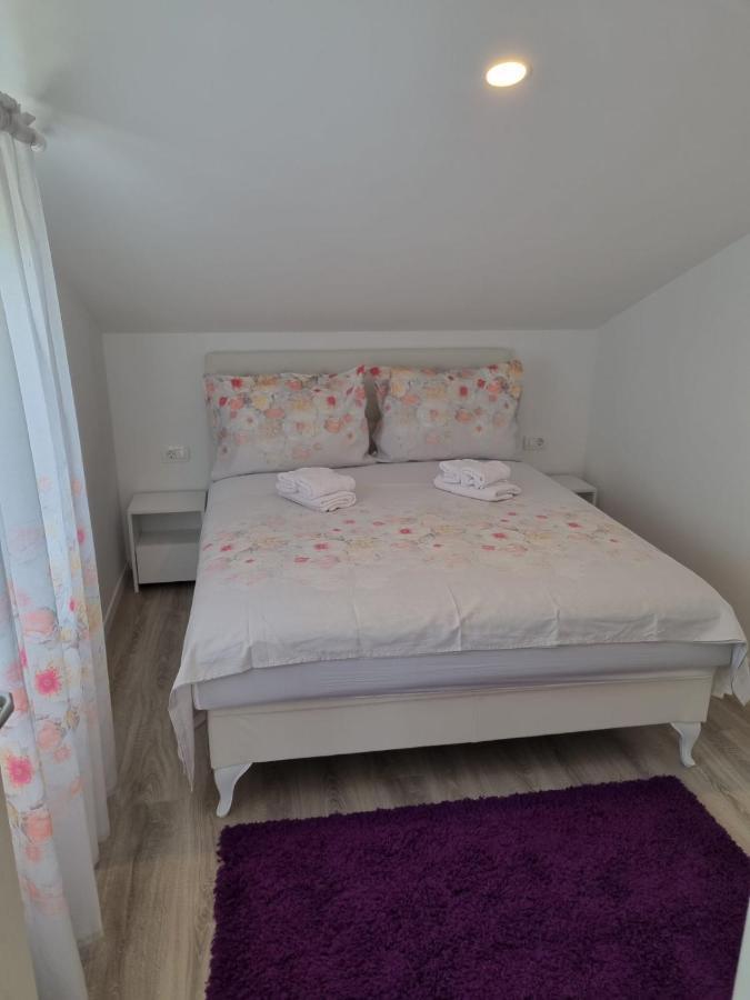 Apartmani Tolj Makarska Esterno foto