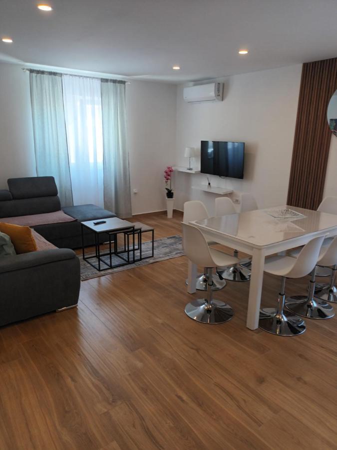 Apartmani Tolj Makarska Esterno foto