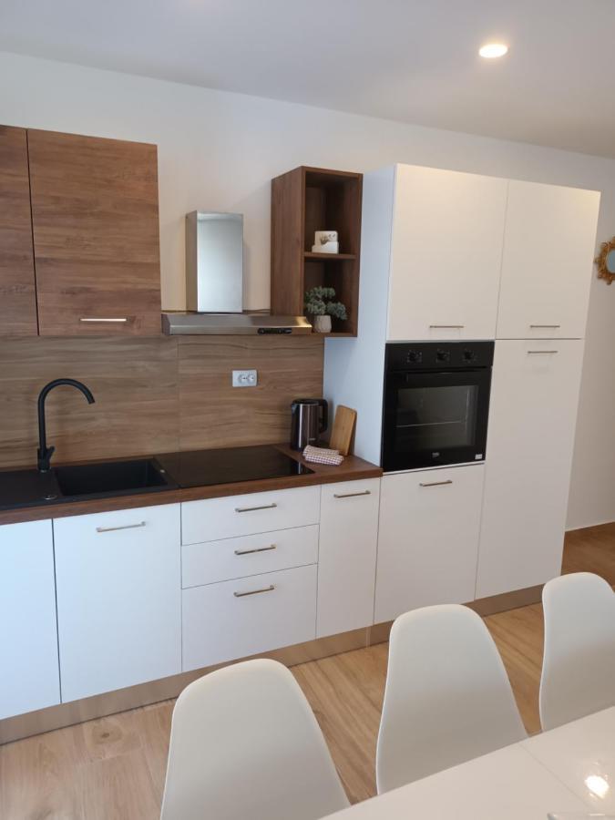 Apartmani Tolj Makarska Esterno foto