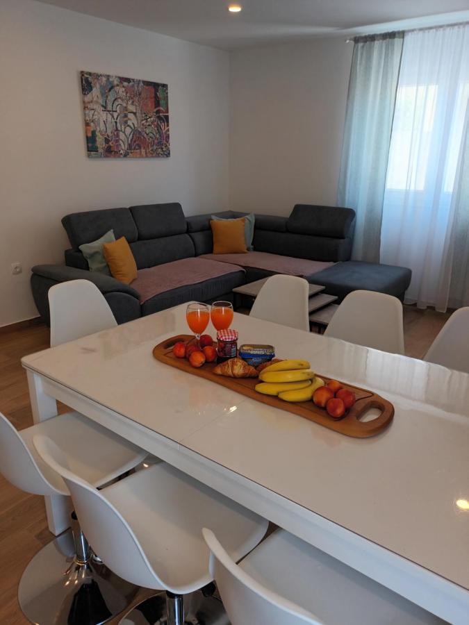 Apartmani Tolj Makarska Esterno foto