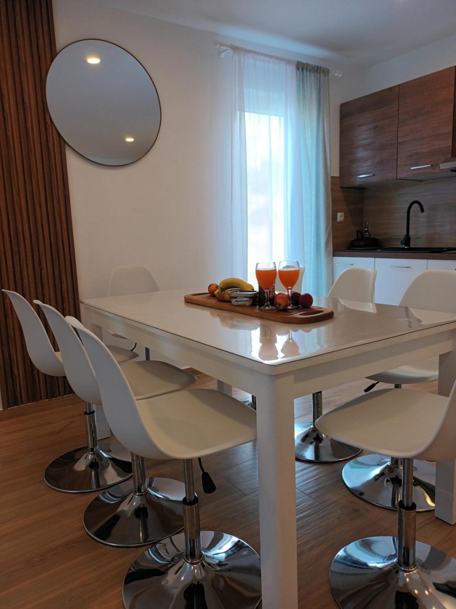 Apartmani Tolj Makarska Esterno foto