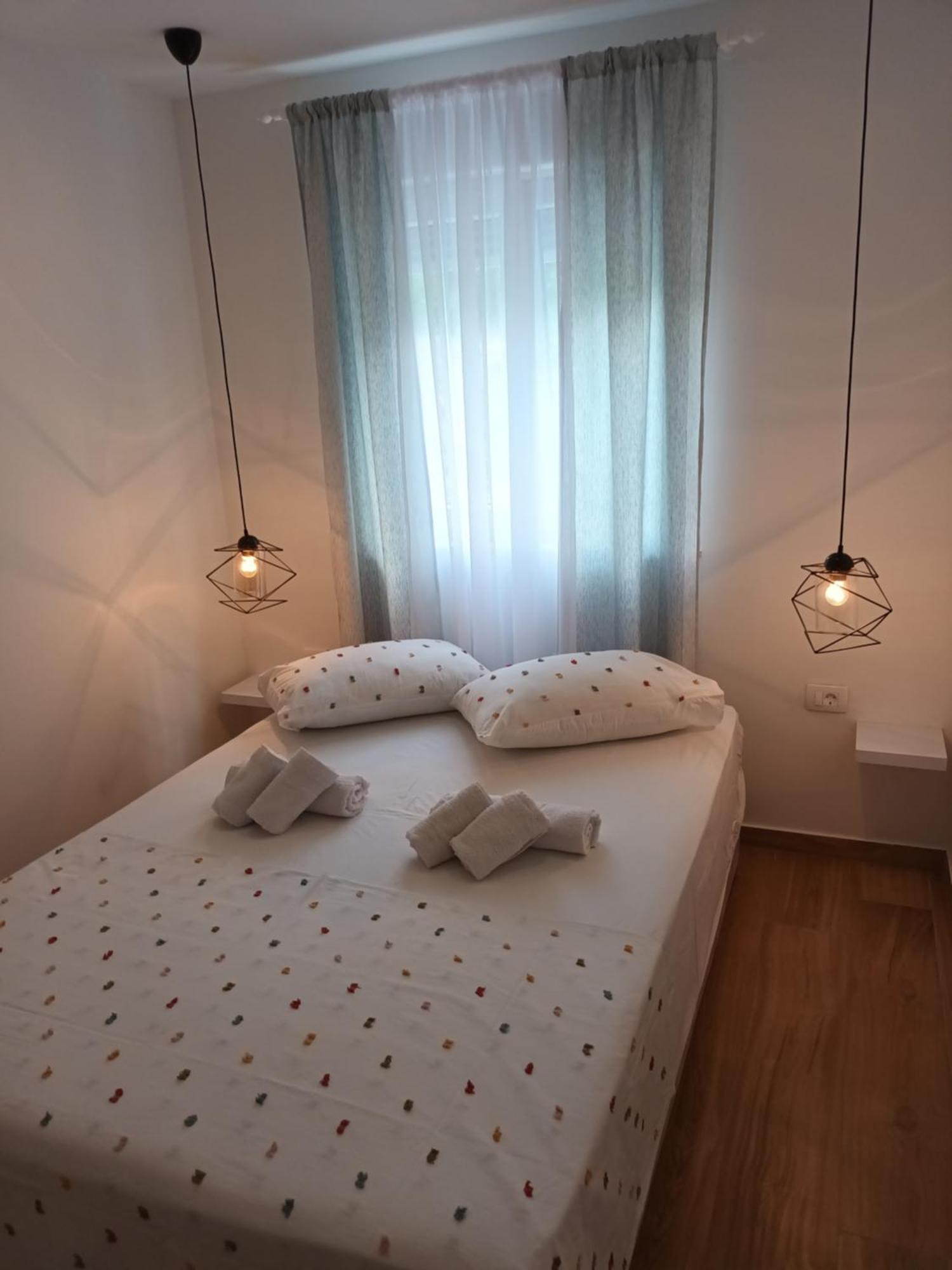 Apartmani Tolj Makarska Esterno foto