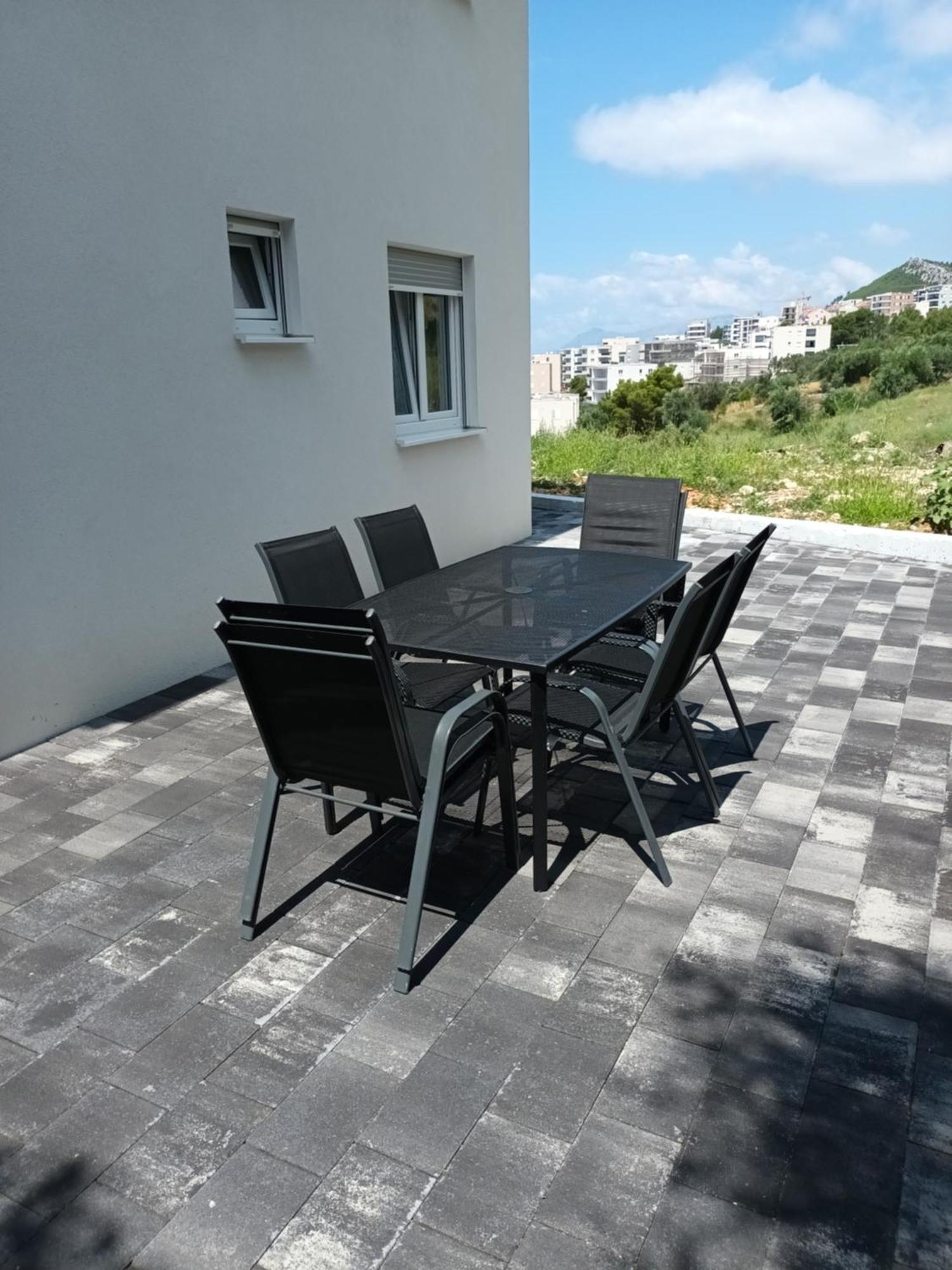 Apartmani Tolj Makarska Esterno foto