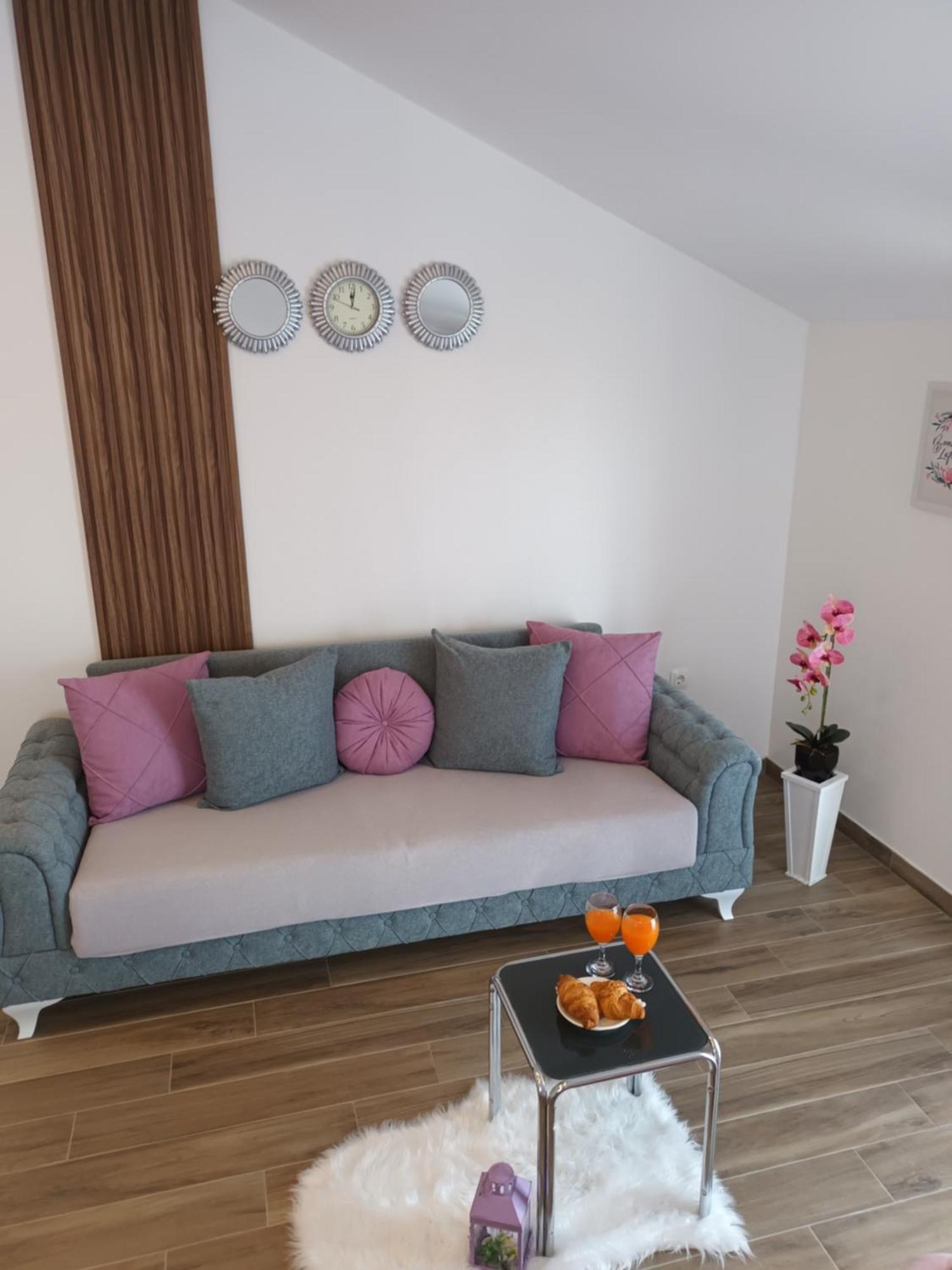Apartmani Tolj Makarska Esterno foto
