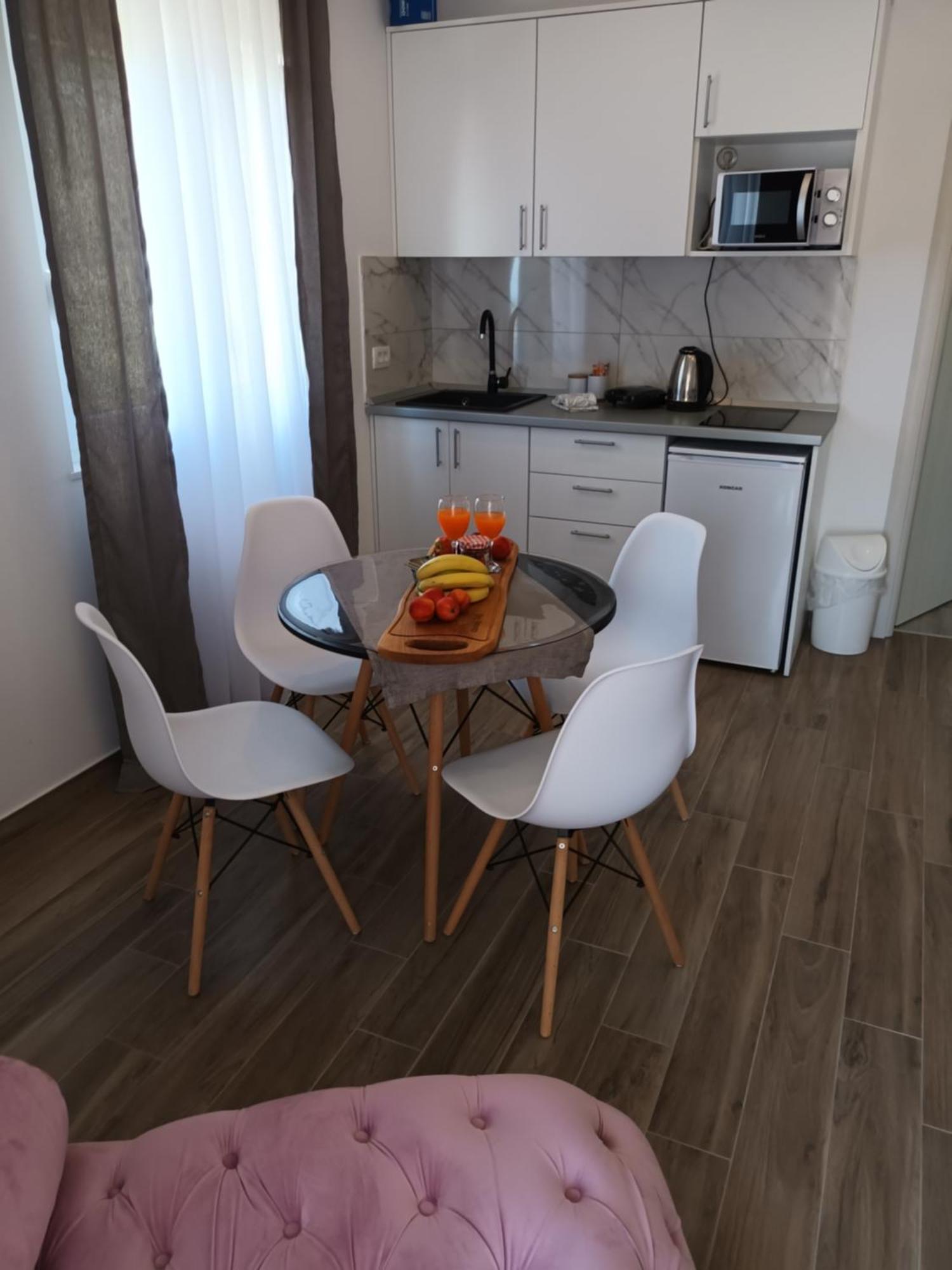 Apartmani Tolj Makarska Esterno foto