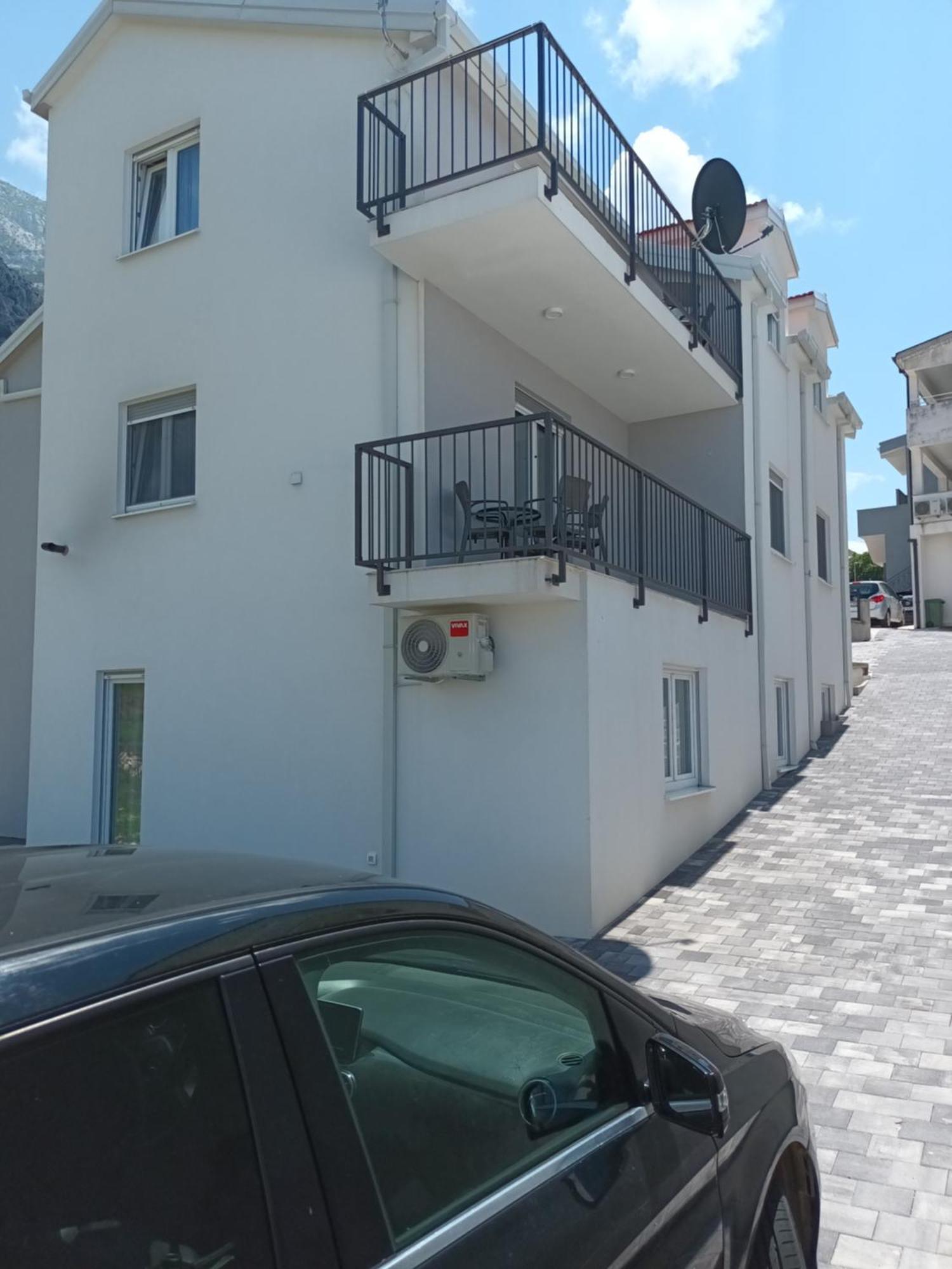 Apartmani Tolj Makarska Esterno foto